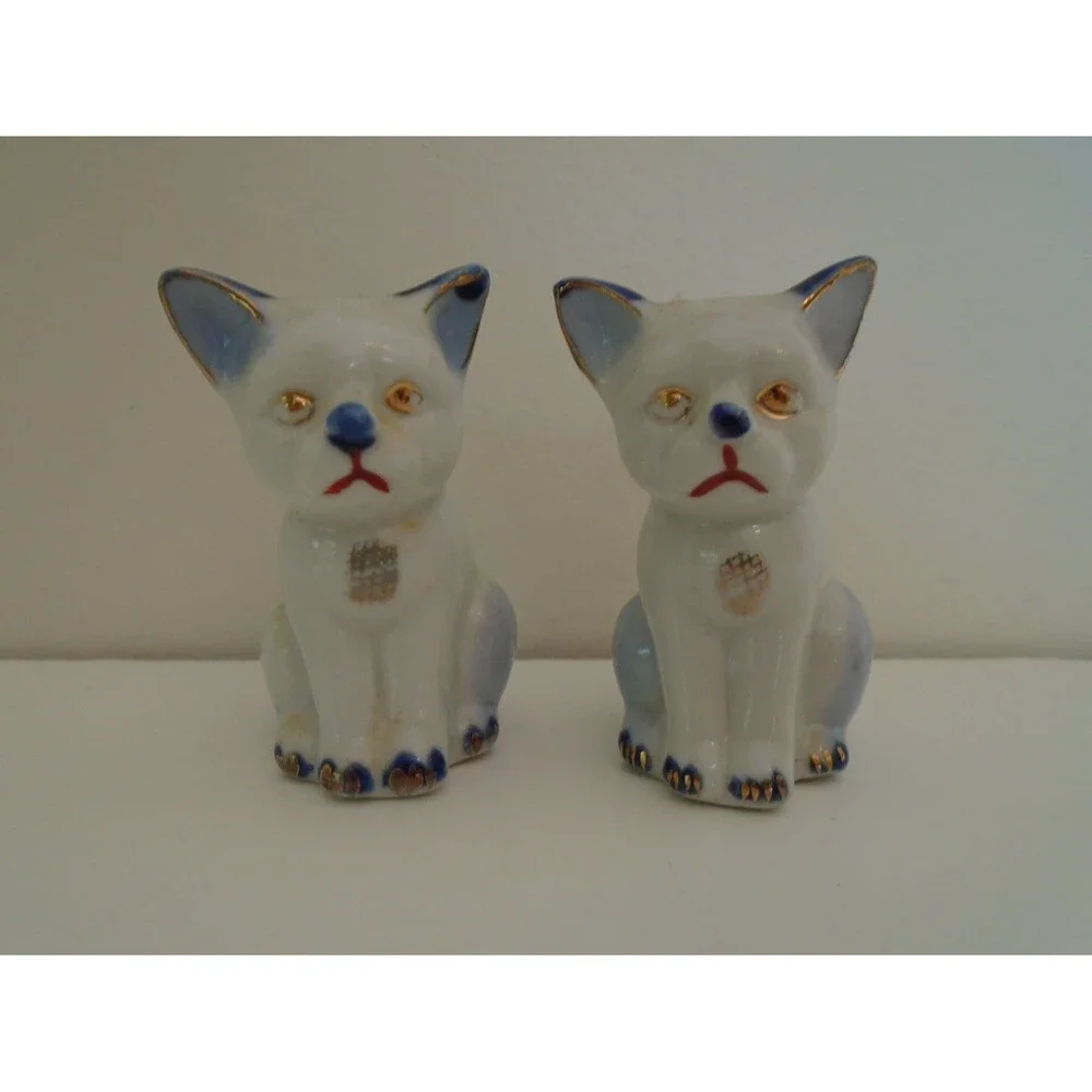 Vintage cat salt and pepper shakers, grumpy cat